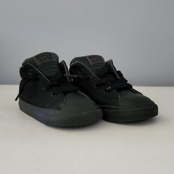 Converse Chuck Taylor athletic shoes kids size 7 - Picture 1 of 7